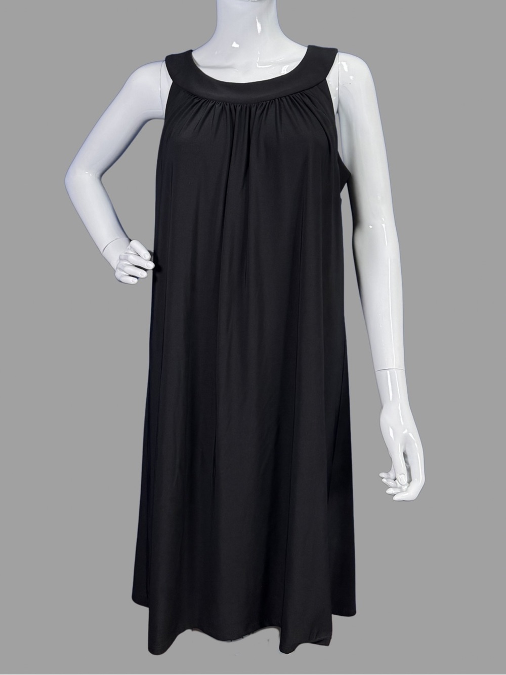 Tiana B Black Sleeveless Midi Dress